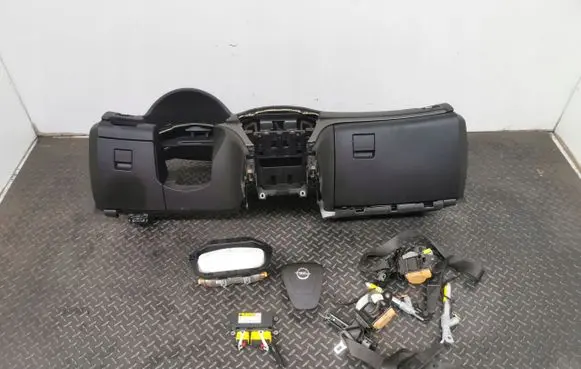 Opel Insignia A Dashboard glove box trim 