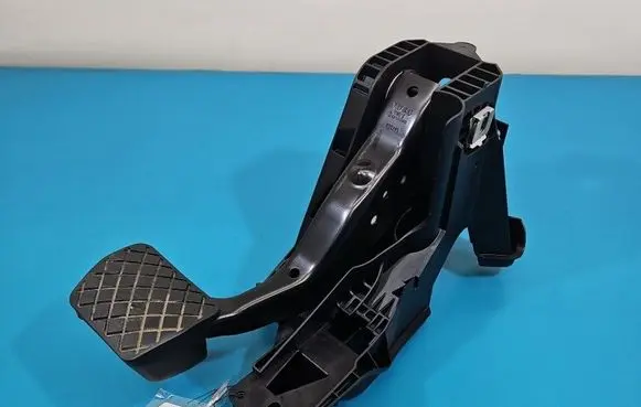 Volkswagen Tiguan Pedal assembly 5Q1723058CC IMPRK1554431