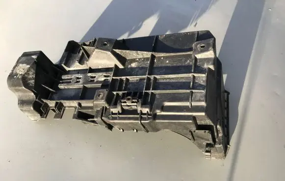 Battery box tray