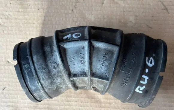 Air intake hose/pipe