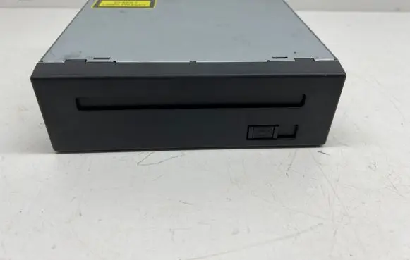 Lexus RX 330 - 350 - 400H Navigation unit CD/DVD player 8684148060
