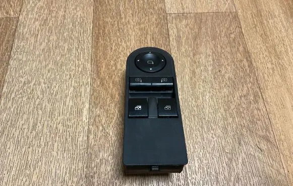 Opel Zafira B Electric window control switch 462060350 C0TG23 LK03459160