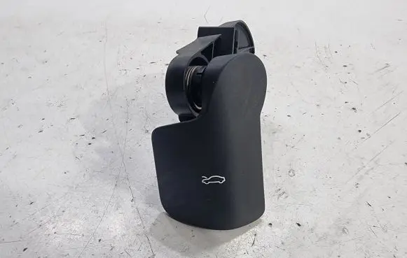 Audi A3 S3 8V Engine bonnet (hood) release handle 8T1823633