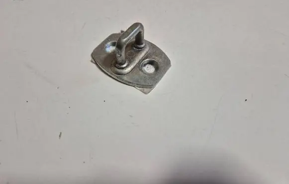 Toyota Avensis T270 Rear door lock loop/hook striker 