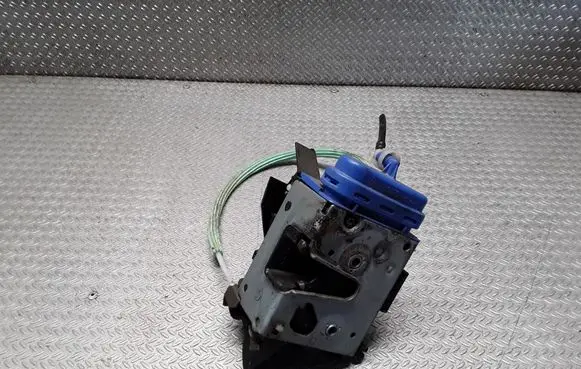 Audi A3 S3 8L Rear door lock 8D0839016A