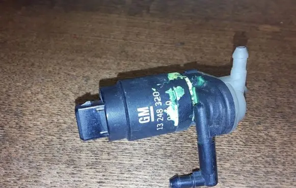 Opel Astra H Windscreen/windshield washer pump 13248320