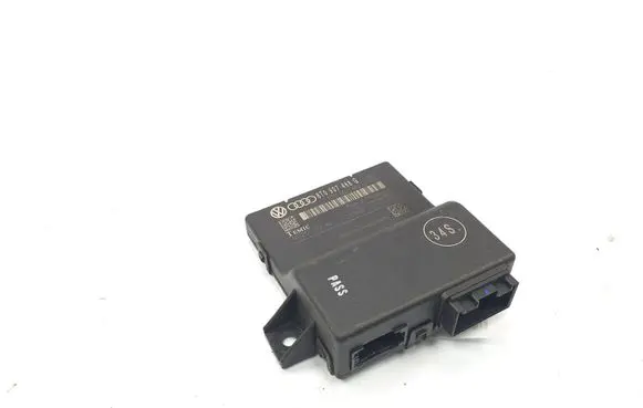 Audi A5 8T 8F Gateway control module 8T0907468G