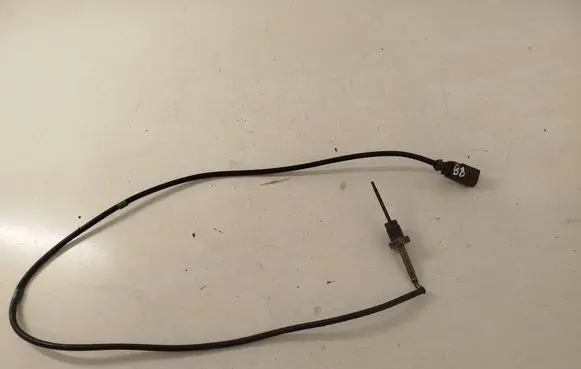 Volkswagen PASSAT B8 Exhaust gas temperature sensor 04L906088D