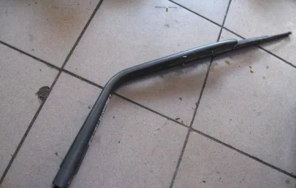 Renault Laguna I Rear wiper blade arm