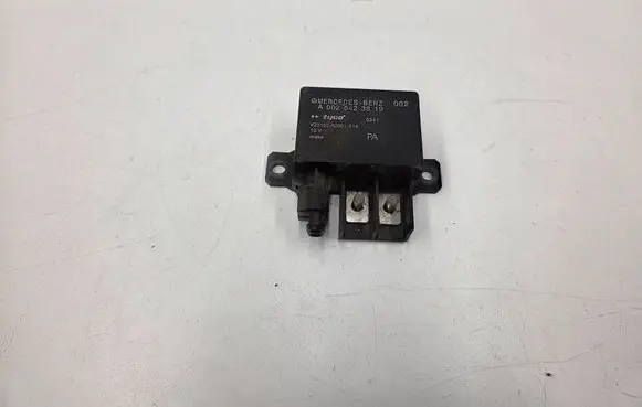 Mercedes-Benz E W211 Charging relay A0025423819 0025423819