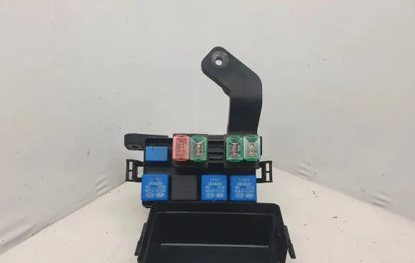 Hyundai Santa Fe Fuse module 911162B010