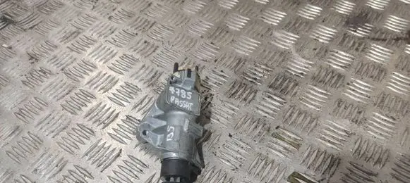 Volkswagen PASSAT B5 Ignition lock 4D0905851
