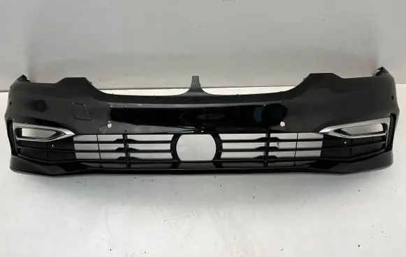 BMW 5 G30 G31 Front bumper 74379001