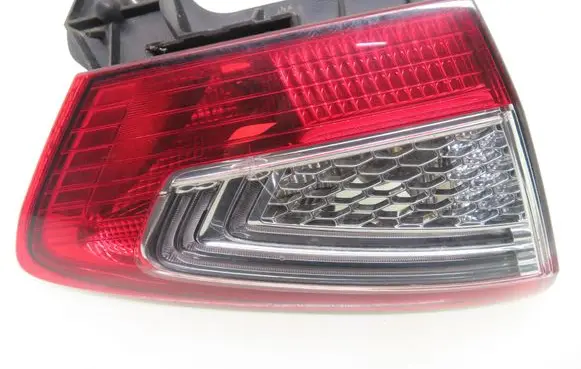 Ford Mondeo MK IV Rear/tail lights BS7113A603AE