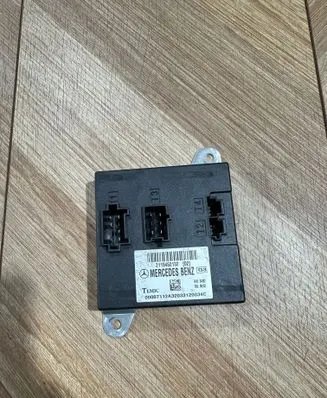 Mercedes-Benz E W211 Comfort/convenience module 2115452132 007123