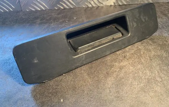 Mercedes-Benz ML W166 Tailgate/boot open switch button A1667500493