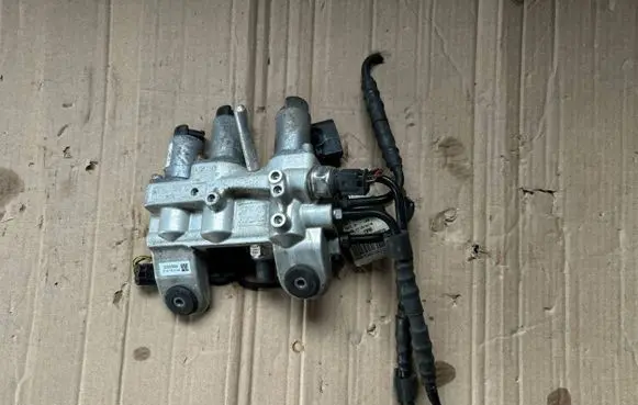Porsche Cayenne (92A) Active stabilizer control/valve assembly 7p5411851