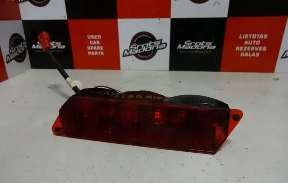 Chrysler Town & Country III Third/center stoplight 4576250