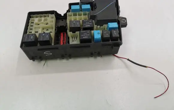 Mazda 3 I Fuse module 518818109 BP4K66765
