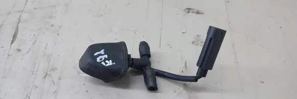 BMW 3 E92 E93 Windshield washer spray nozzle 7131299