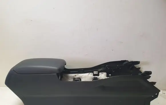 KIA Sorento Armrest 84681P2000