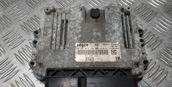 Opel Zafira B Engine control unit/module 55205625 0281014194
