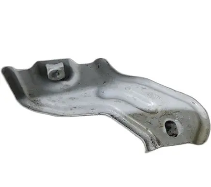 Volkswagen T-Roc Fender mounting bracket 