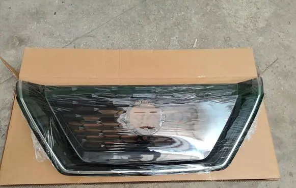 Nissan X-Trail T33 Front bumper upper radiator grill 623106RU0A