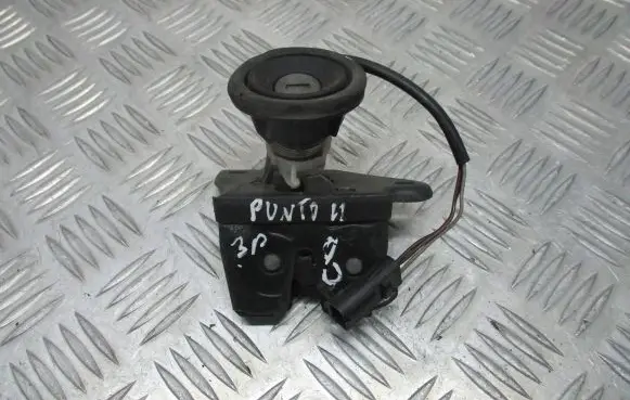 Fiat Punto (188) Tailgate/trunk/boot lock/catch/latch