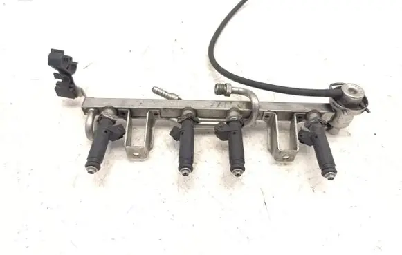 Volkswagen PASSAT B5.5 Fuel main line pipe 06B133551Q