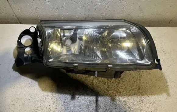 Volvo S80 Headlight/headlamp 8678547 89008459 04HCR3002A