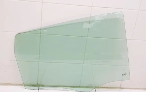 Rear door window glass