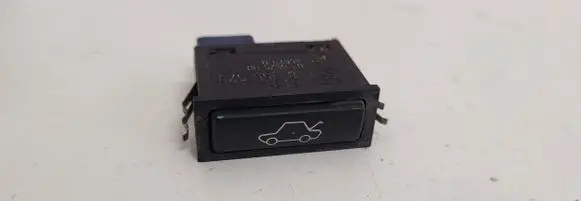 Land Rover Range Rover L322 Tailgate opening switch 8365579 03052500 459700