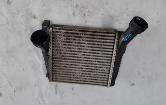 Audi Q7 4L Intercooler radiator 7L6145804