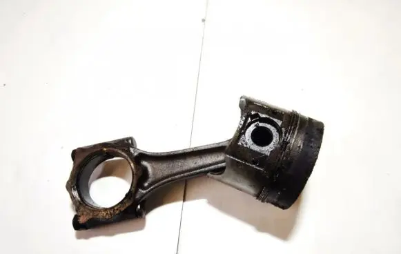 Opel Astra G Piston with connecting rod