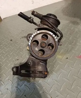 Toyota Avensis Verso Power steering pump