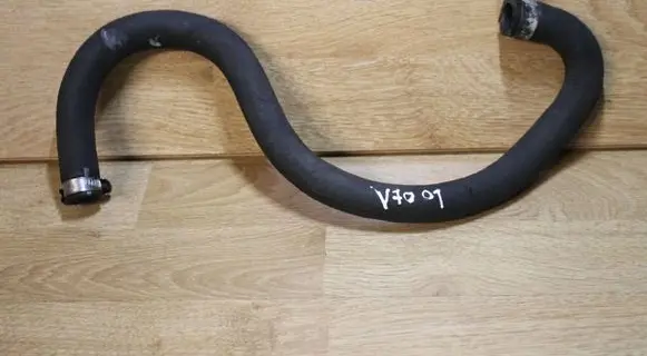 Volvo V70 Engine coolant pipe/hose