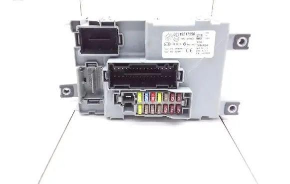 Fiat Doblo Fuse module 00519217590 E13116RI