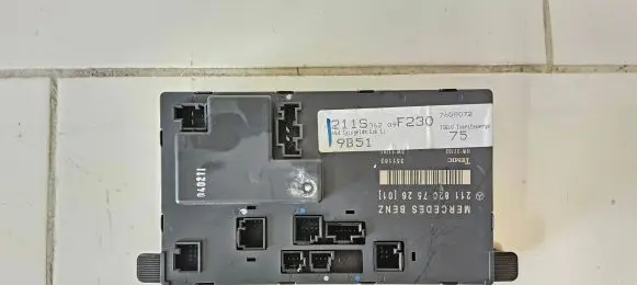 Mercedes-Benz E W211 Door control unit/module 2118207526 351162