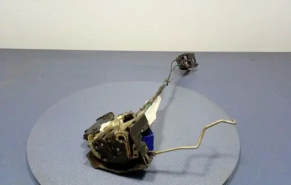 KIA Magentis Front door lock