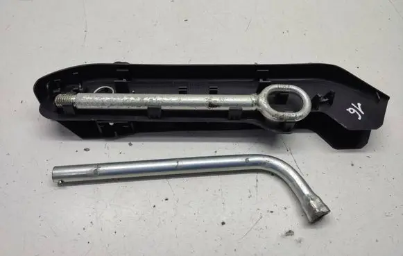 Volkswagen Transporter - Caravelle T5 Tool set 7H0012113D