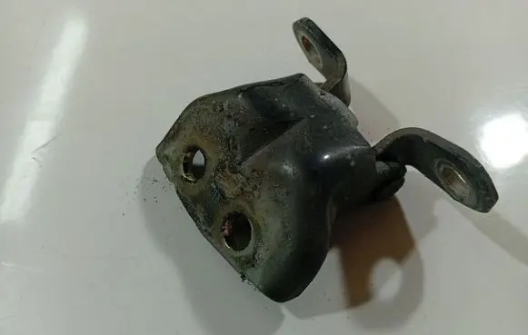 Nissan Note (E11) Front door upper hinge 