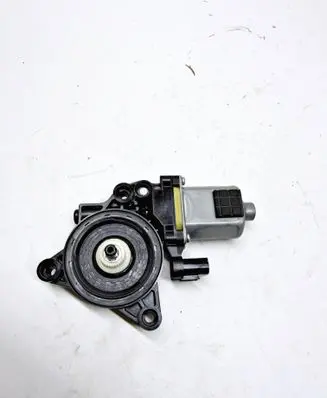Hyundai Tucson TL Front door window regulator motor 82450D7000 001100615072