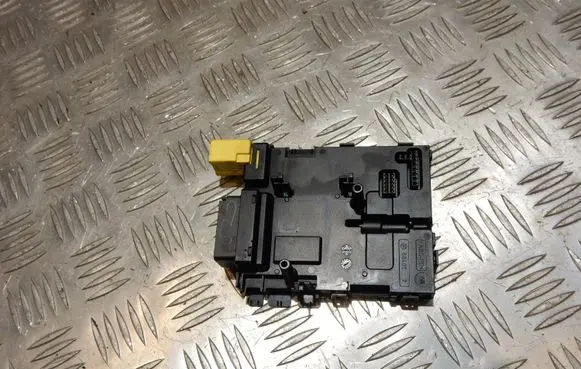 Volkswagen PASSAT B6 Steering angle sensor 3C0953549K 4797