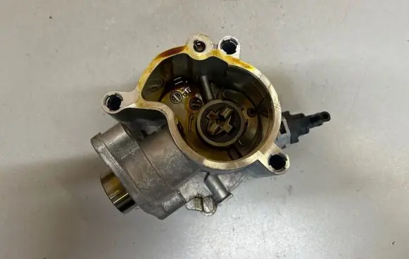 Volvo XC60 Vacuum pump 31480558 697548 22W48