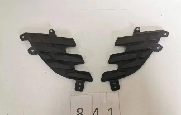 Opel Mokka X Front bumper upper radiator grill 475498858 42518122