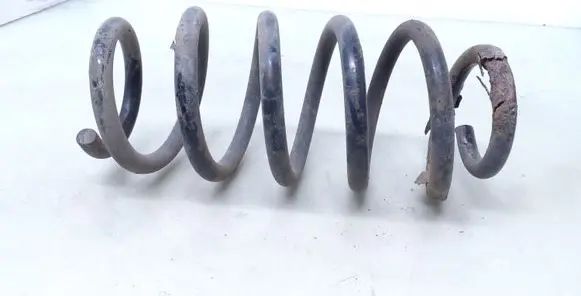 Toyota Avensis T270 Rear coil spring
