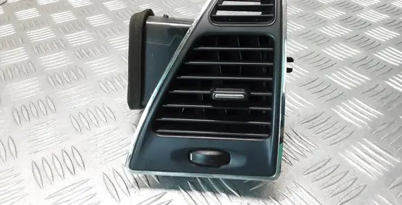 Renault Latitude (L70) Dashboard side air vent grill/cover trim