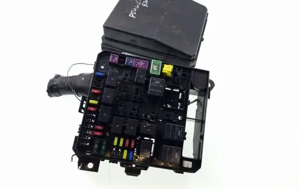 Peugeot 5008 Fuse box set PR07400000