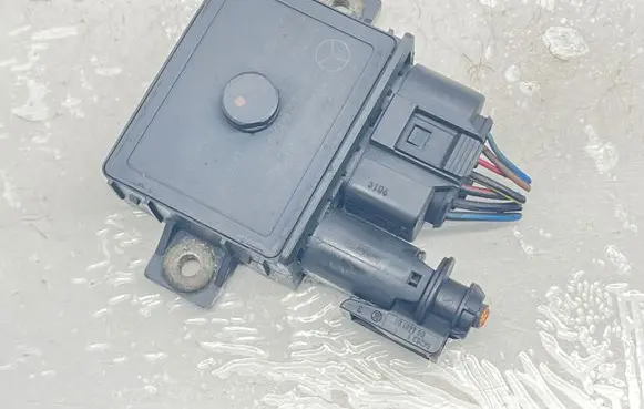 Mercedes-Benz C W204 Glow plug pre-heat relay A6461532579